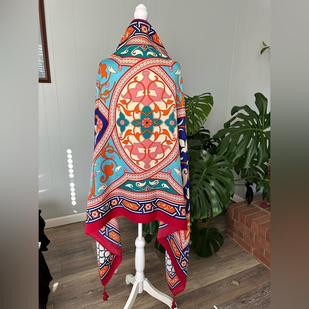 🛍️ large multi color scarf 🧣 it’s beautiful. - Picture 1 of 9